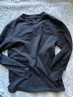 GAP Men's Long Sleeve Crewneck Shirt - Charcoal Black